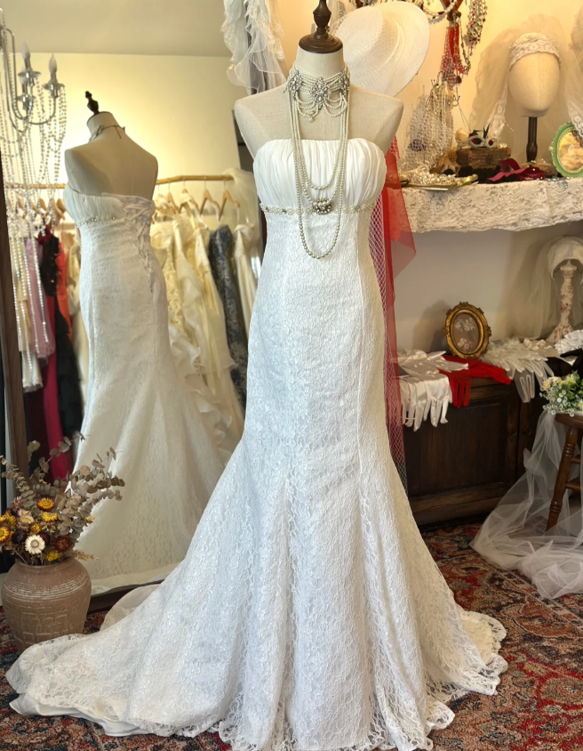 French Retro Strapless Lace Mermaid Wedding Dress P2917