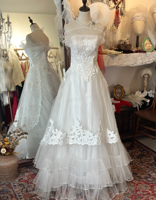 Vintage Tulle A-Line Wedding Dress with Patches P2920
