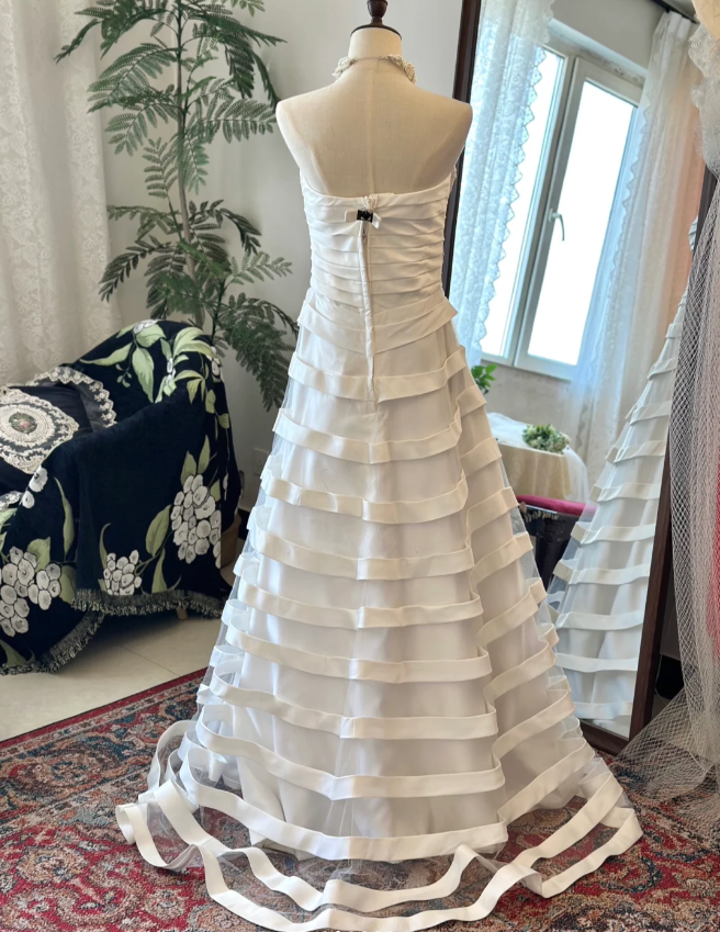 Chic and elegant strapless floor-length tulle wedding dress P2927