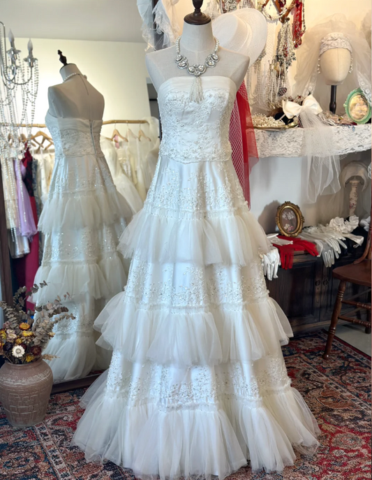Retro Strapless Cake Skirt Layered Floor-Length Wedding Dress P2928