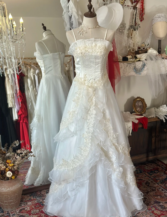 Gentle retro vintage sling ruffled wedding dress P2937