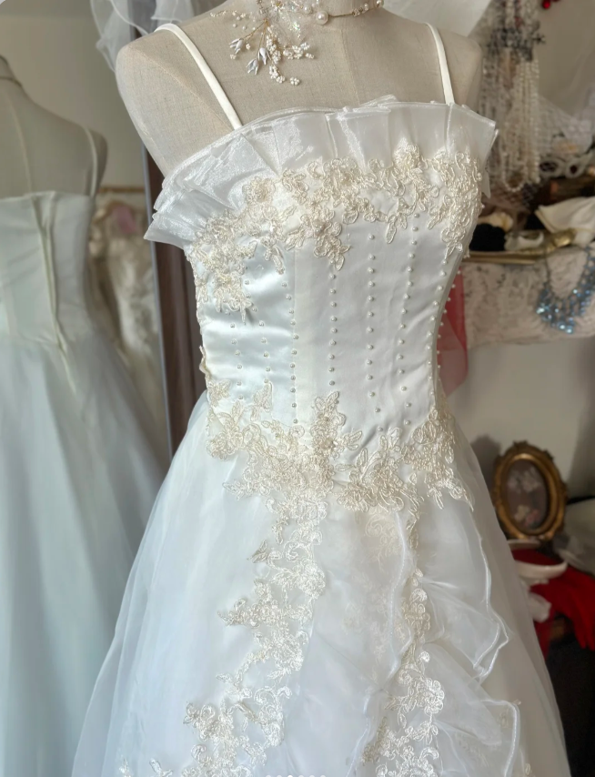 Gentle retro vintage sling ruffled wedding dress P2937