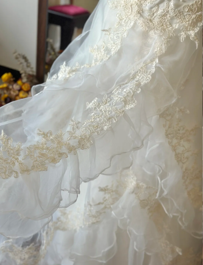 Gentle retro vintage sling ruffled wedding dress P2937