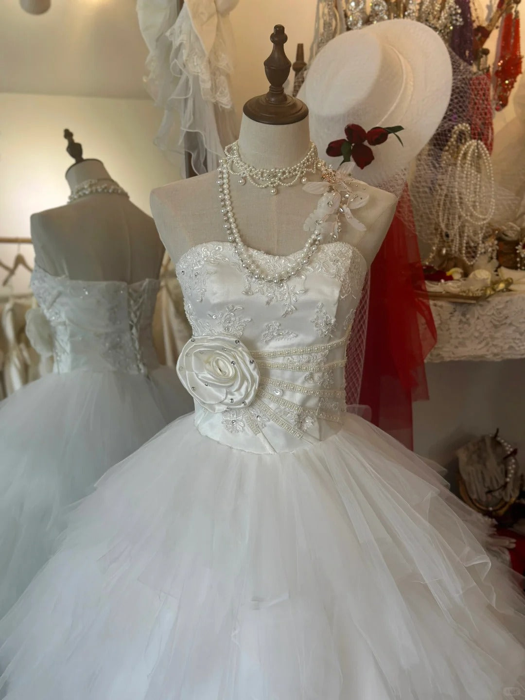 Elegant White Sweetheart Neck Layered Tulle Cake Princess Floor-Length Wedding Dress P2944