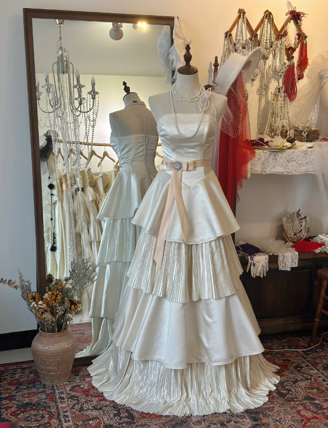 Elegant White Strapless Satin Beaded Princess Cake Floor-Length Wedding Dress P2946