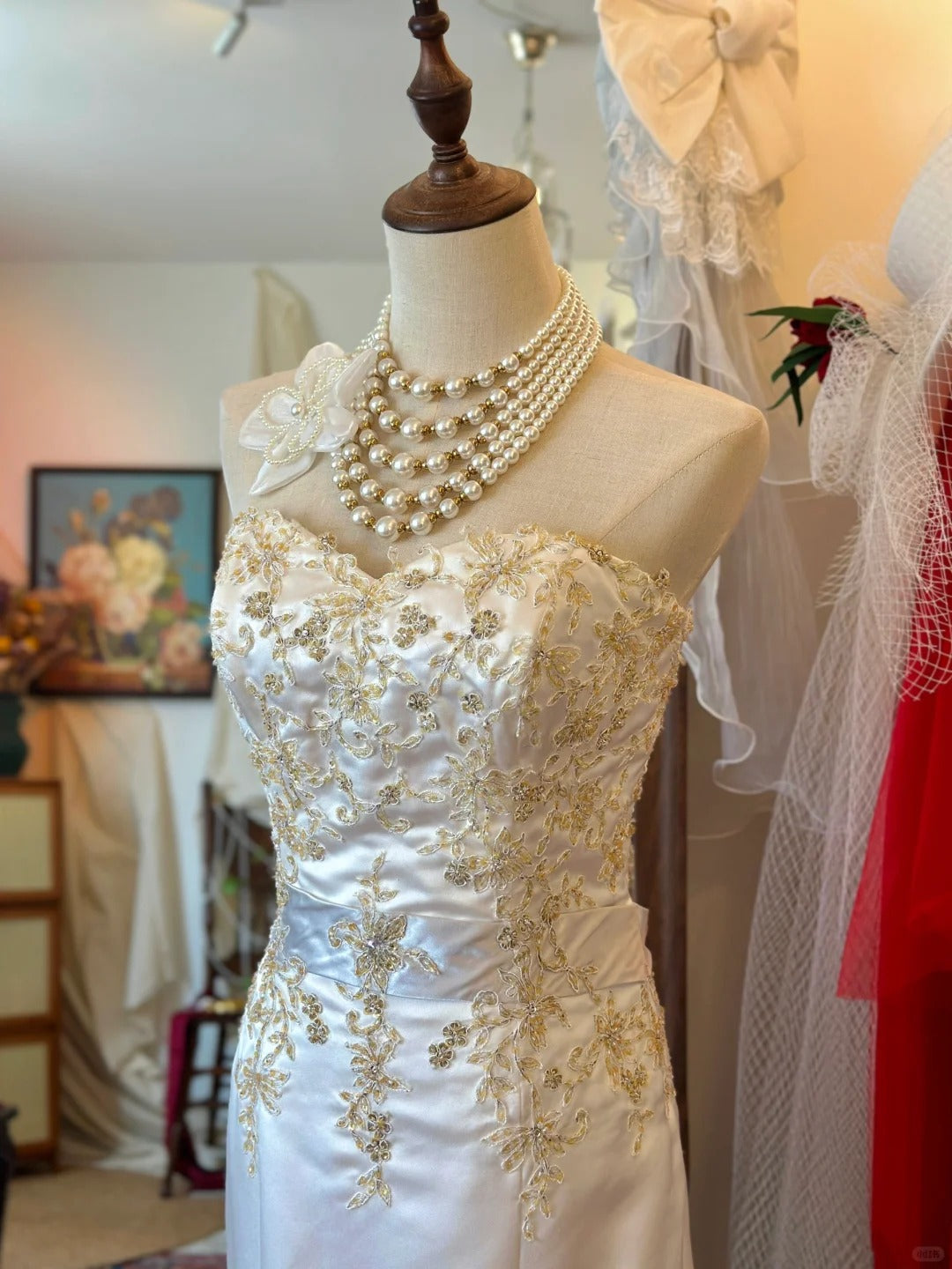 Vintage Thick Satin Embroidered Mermaid Sweetheart Neckline Wedding Dress P2947