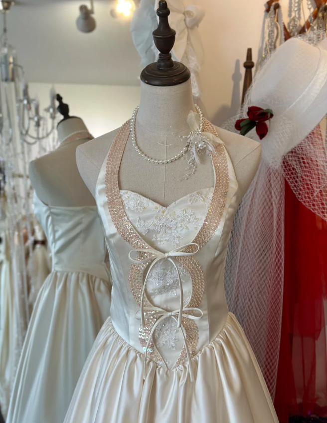 Special pink halter neck vintage satin and lace floor-length wedding dress P2948