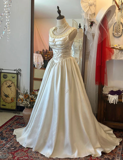French Retro Shoulder Bow Beaded Thick Satin Wedding Dress P2949