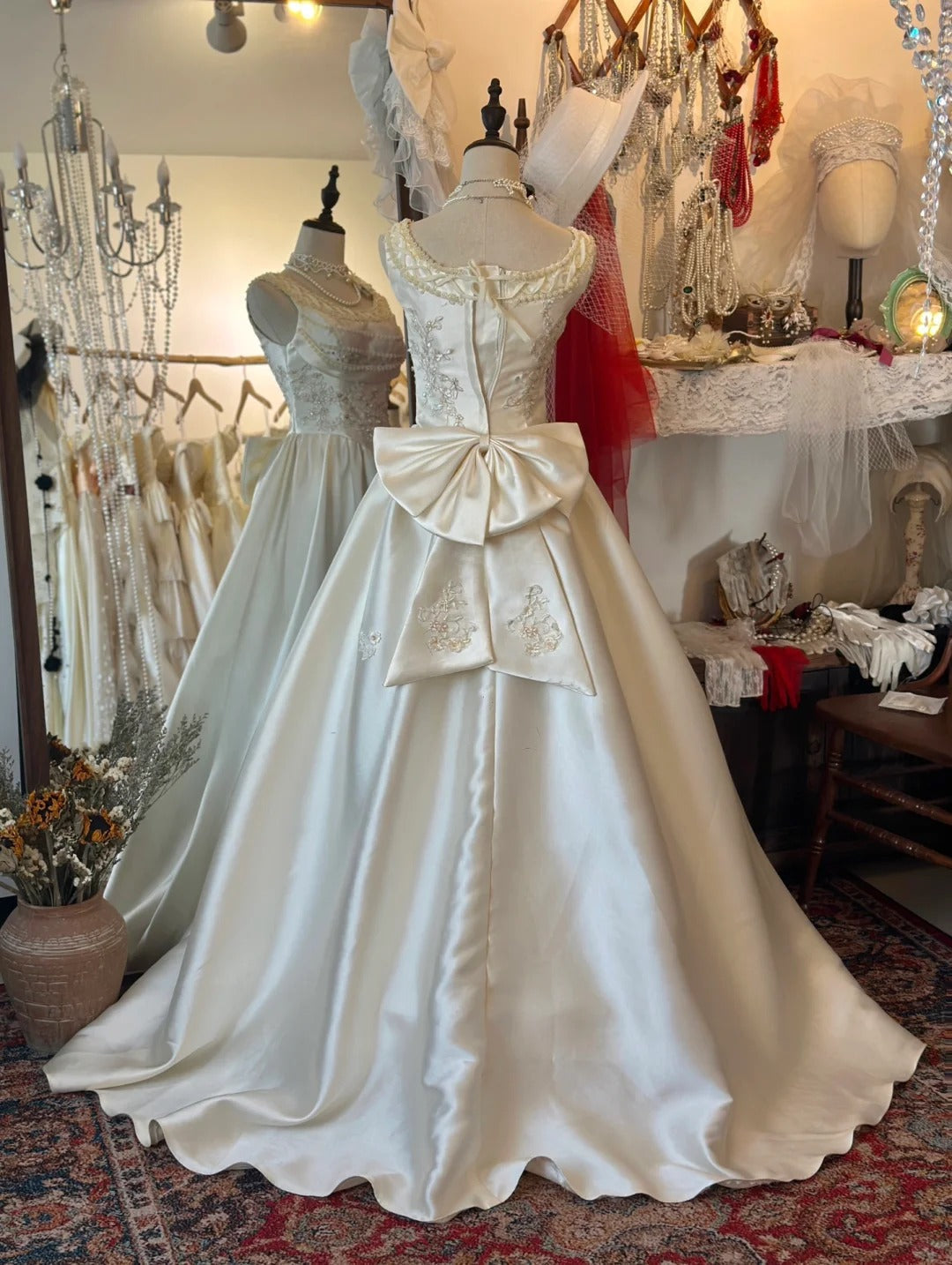 French Retro Shoulder Bow Beaded Thick Satin Wedding Dress P2949