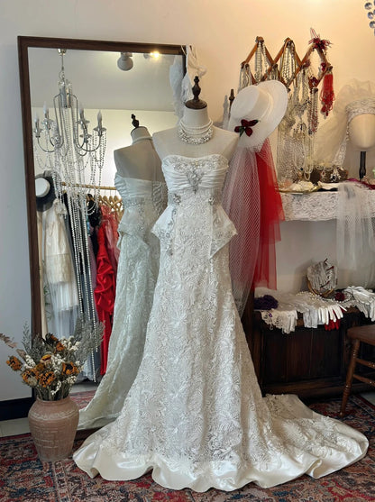 Vintage Heavy Beaded Large Lace Tube Top Wedding Dress with Train P2952