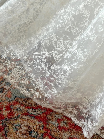 Vintage Strapless Rose Embroidery Wedding Dress with Train P2954