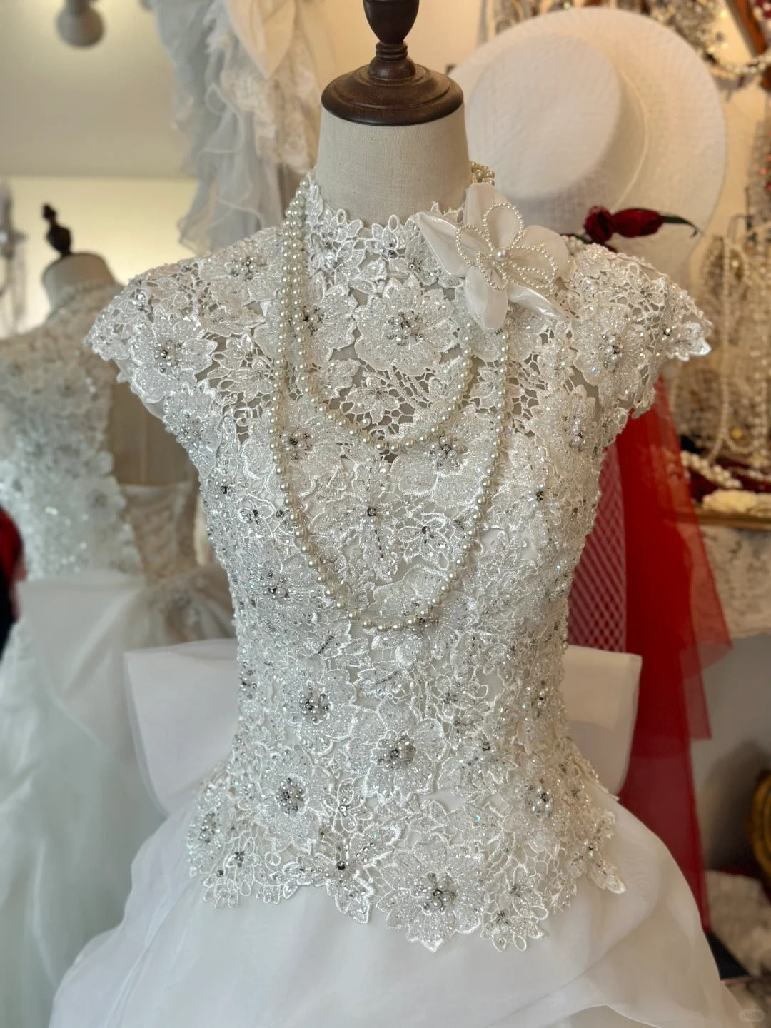 Retro Elegant Heavy Beaded Lace Tulle Splicing Shoulder-Wrap Trailing Wedding Dress P2955