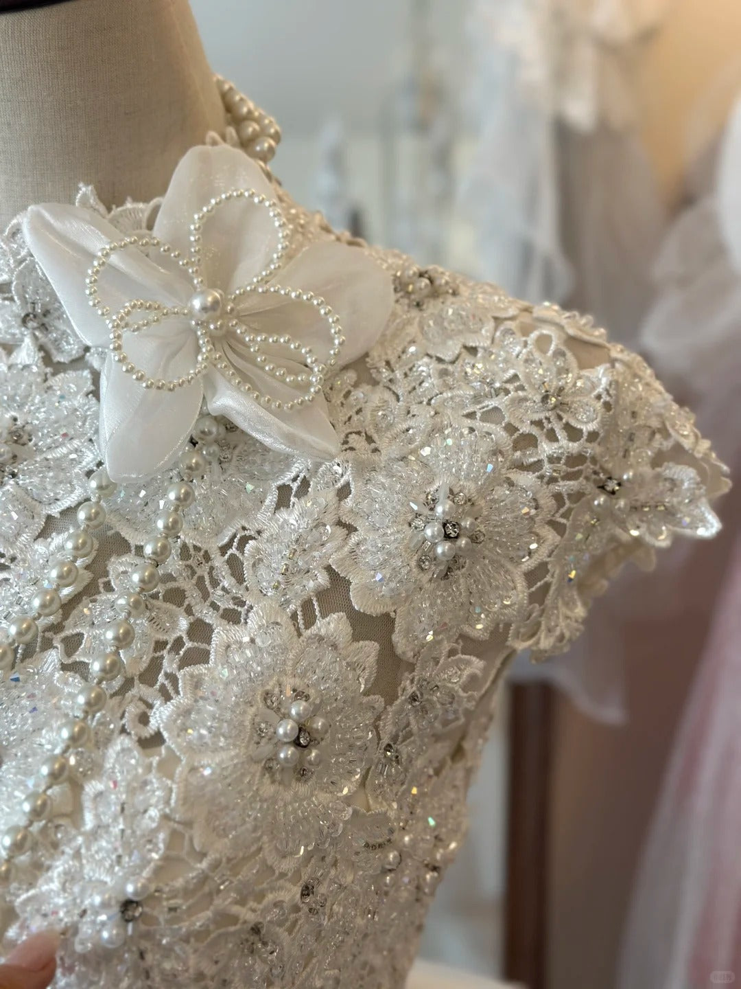 Retro Elegant Heavy Beaded Lace Tulle Splicing Shoulder-Wrap Trailing Wedding Dress P2955