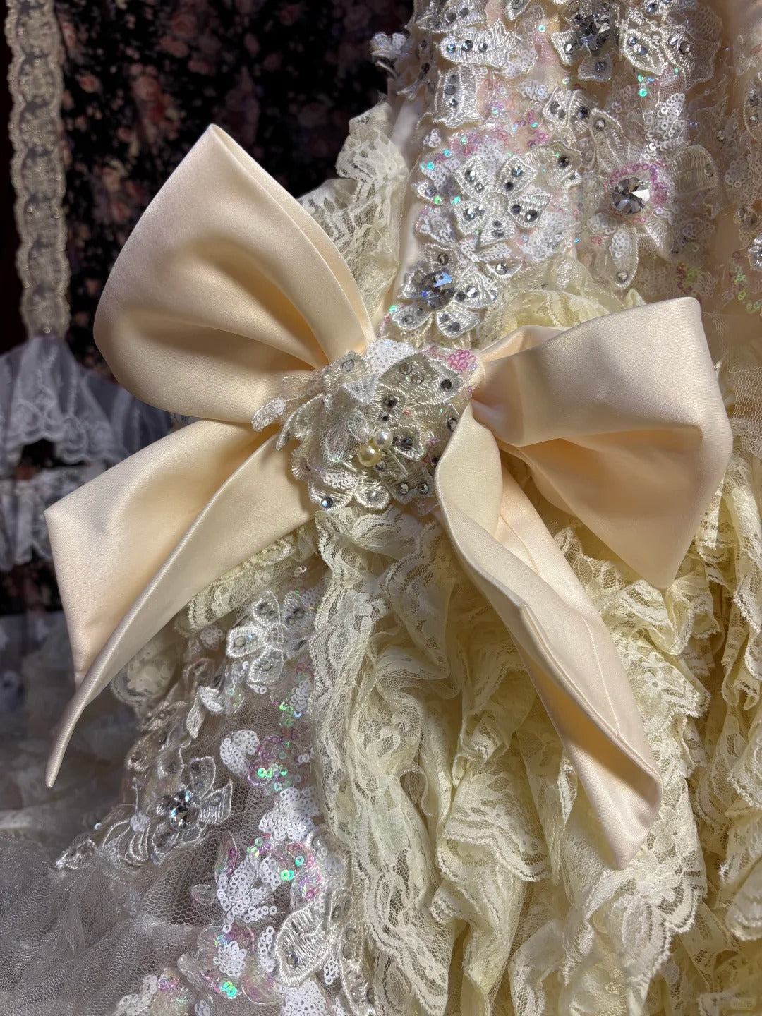 Retro light yellow tube top bow beaded lace princess trailing wedding dress P2969