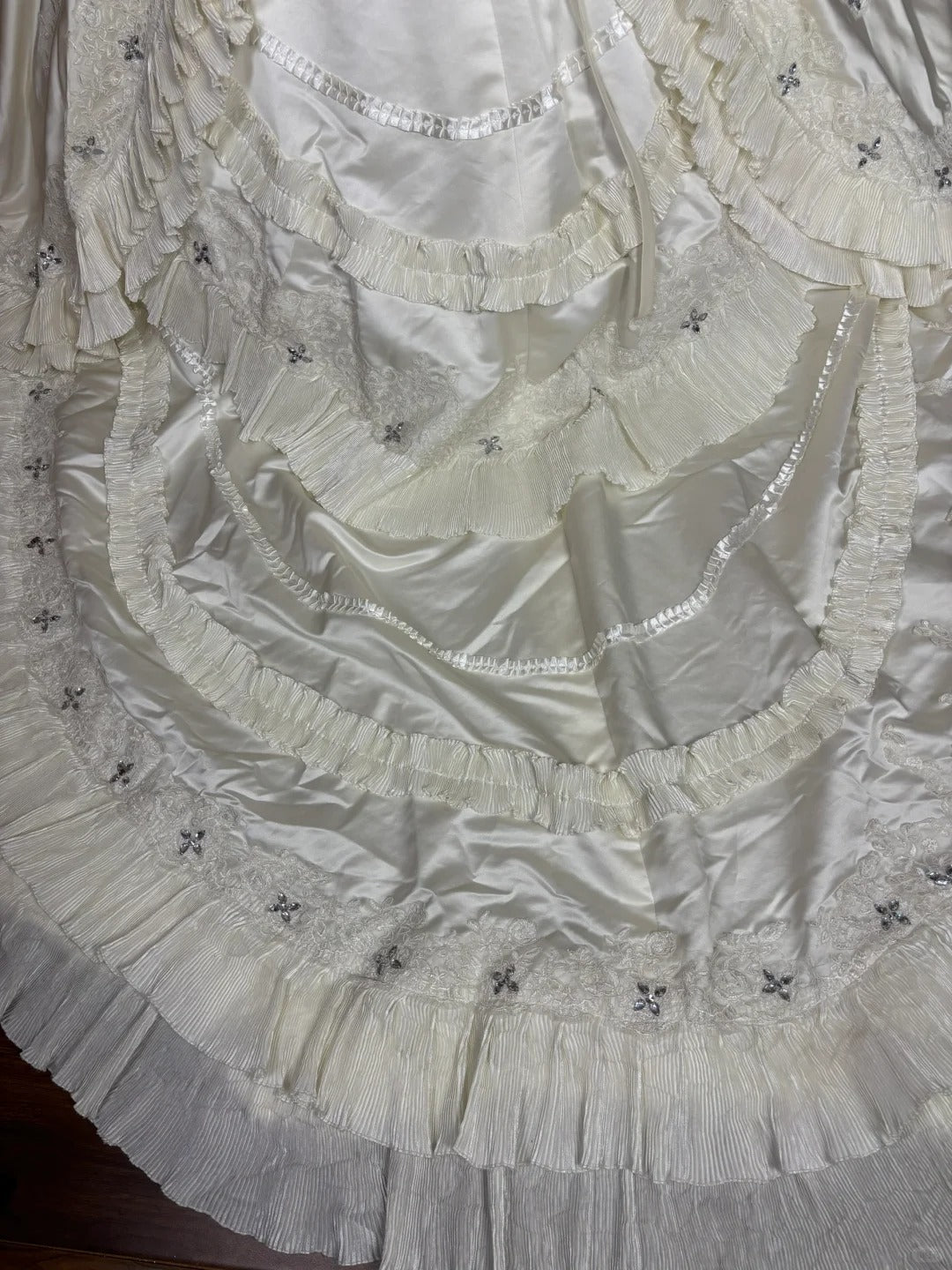 Retro cute strapless satin back strappy train wedding dress P2975