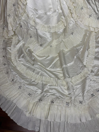 Retro cute strapless satin back strappy train wedding dress P2975