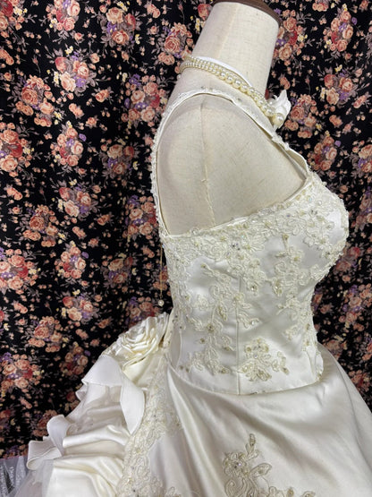 Vintage White Thick Satin Tulle Strap Three-Dimensional Flower Trailing Wedding Dress P2981