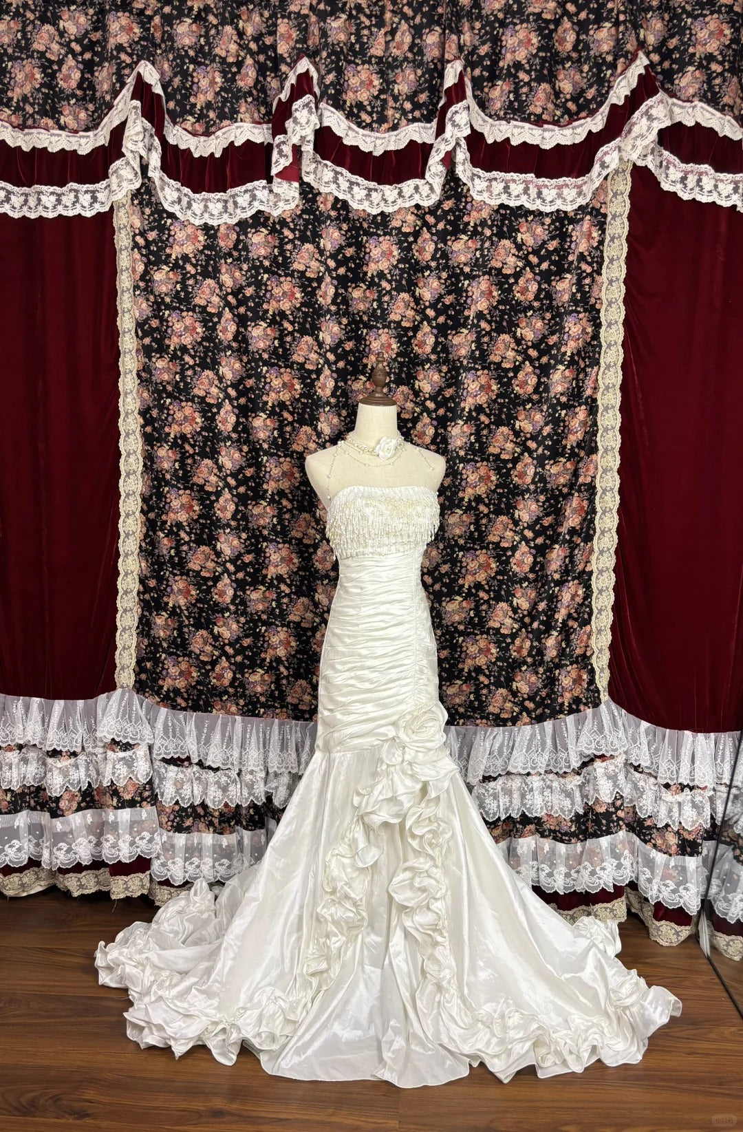 Elegant White Strapless Tassel Satin Ruffled Mermaid Wedding Dress P2982