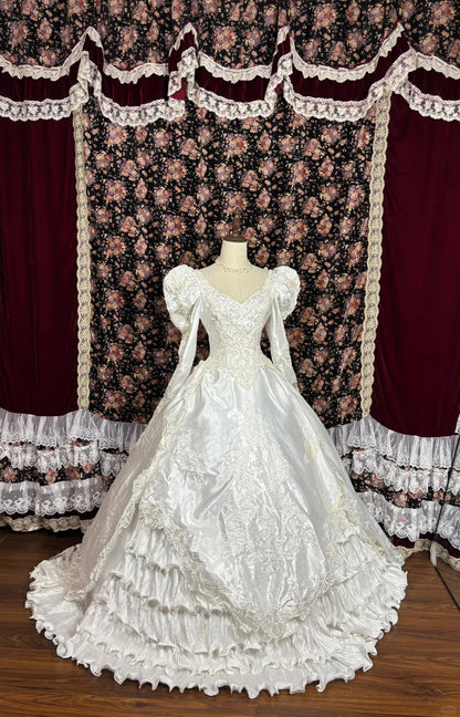 Vintage Leg of Mutton Sleeve V-Neck Pleated Ruffled Satin Floor-Length Wedding Dress P2992