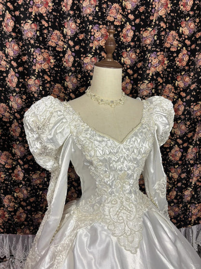 Vintage Leg of Mutton Sleeve V-Neck Pleated Ruffled Satin Floor-Length Wedding Dress P2992