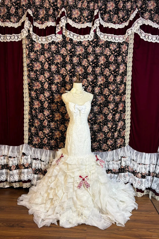 Sweetheart White Lace and Tulle Wedding Dress with Large Skirt P2997