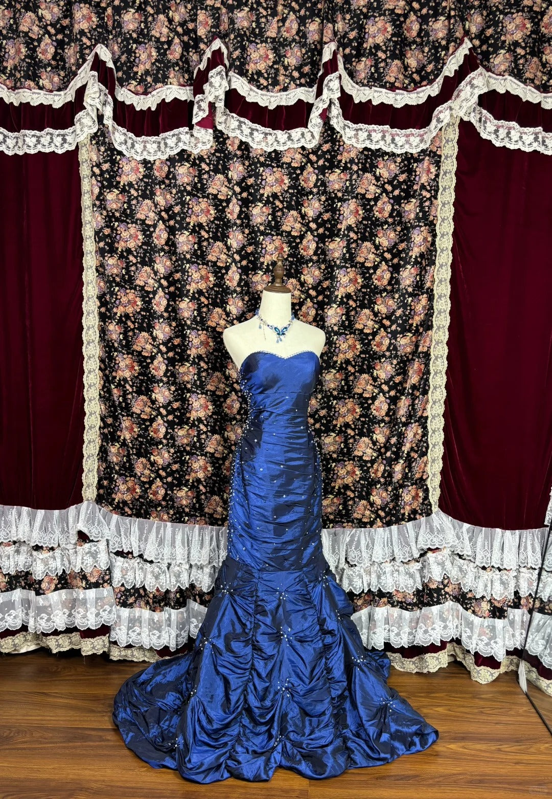 Beautiful navy blue sweetheart neckline simple satin bud skirt wedding dress P2999