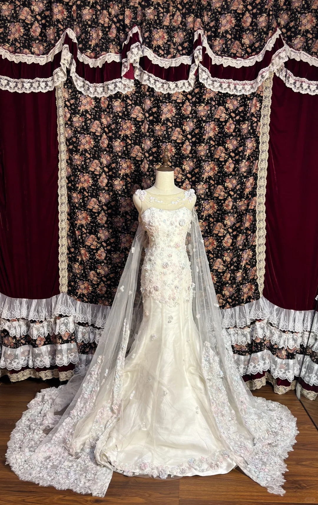 Fairy Heavy Industry 3D Flower Tulle Long Train Mermaid Wedding Dress P3010