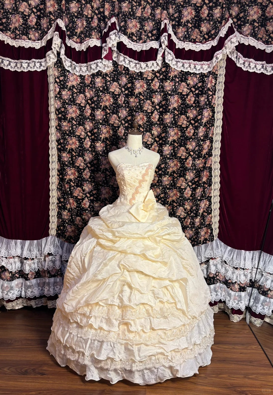 Sweet Light Yellow Beaded Ruffled Cake Floor-Length Wedding Dress P3012
