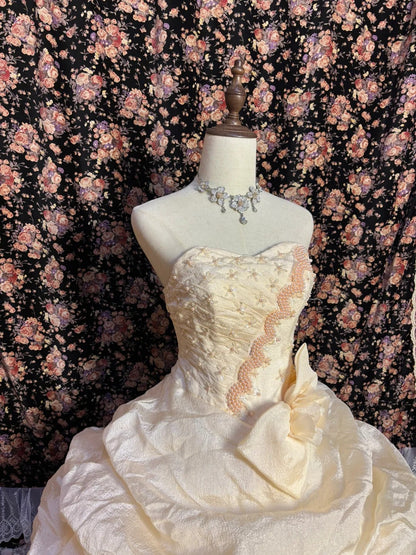 Sweet Light Yellow Beaded Ruffled Cake Floor-Length Wedding Dress P3012