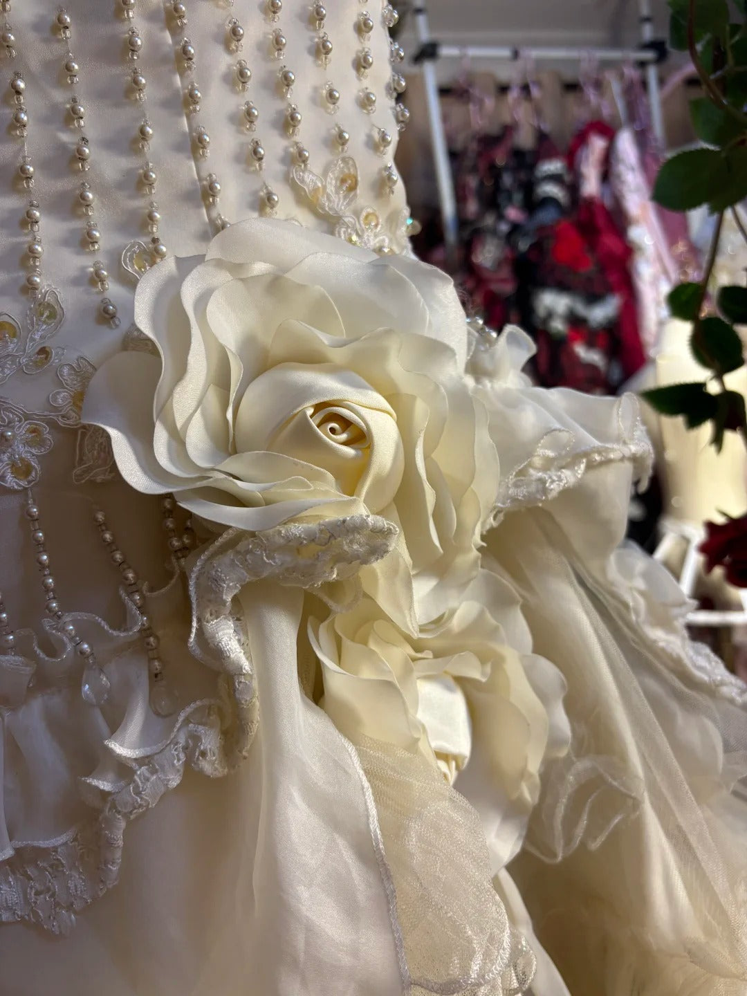 Retro cute beaded three-dimensional flower cake skirt fungus curling edge wedding dress P3019