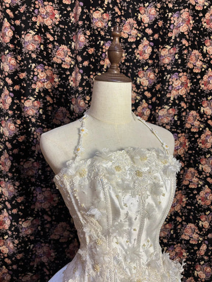 Retro Princess Halter Neck Beaded 3D Flower Satin Lace Edge Cake Skirt Wedding Dress P3021