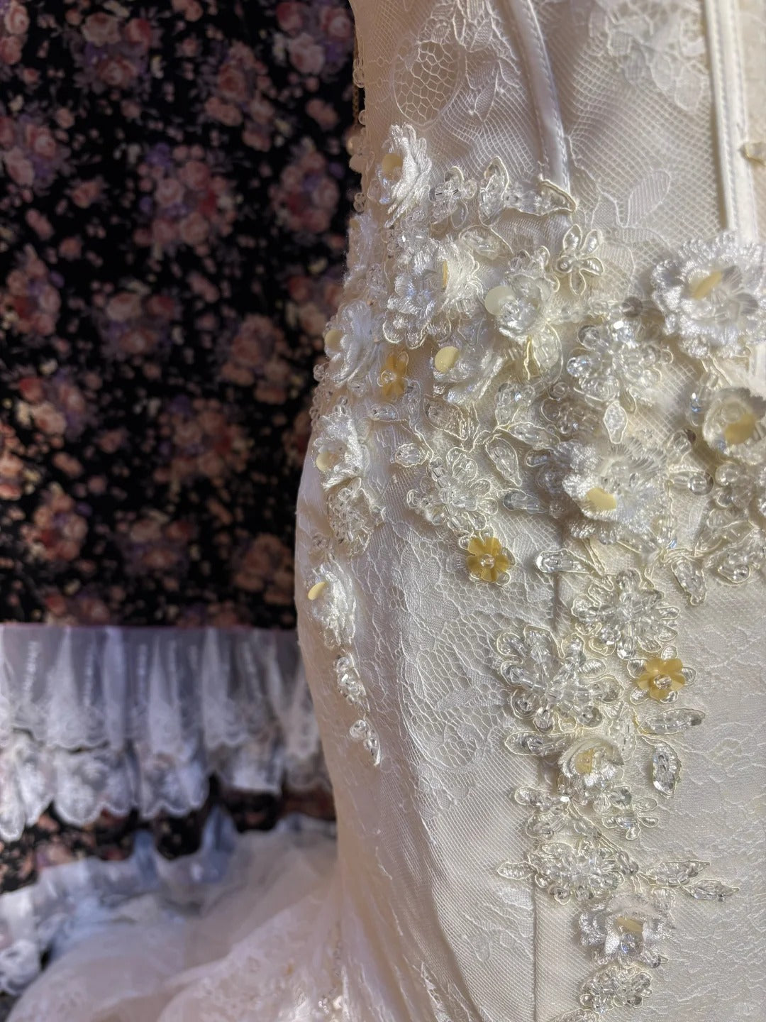 Elegant Sweetheart Neckline Herringbone Embroidery Floral Tulle Wedding Dress P3027