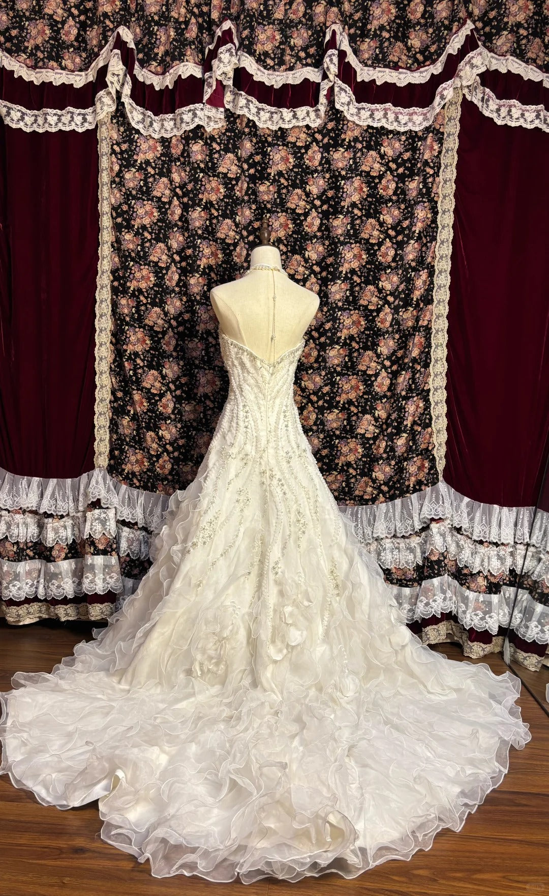 Elegant tube top heavy A-line fishtail three-dimensional flower wave lace skirt wedding dress P3028