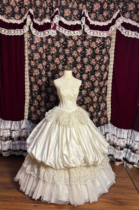 Retro Elegant Strapless Sequin Beaded Satin Flower Bud Lace Edge Wedding Dress P3032