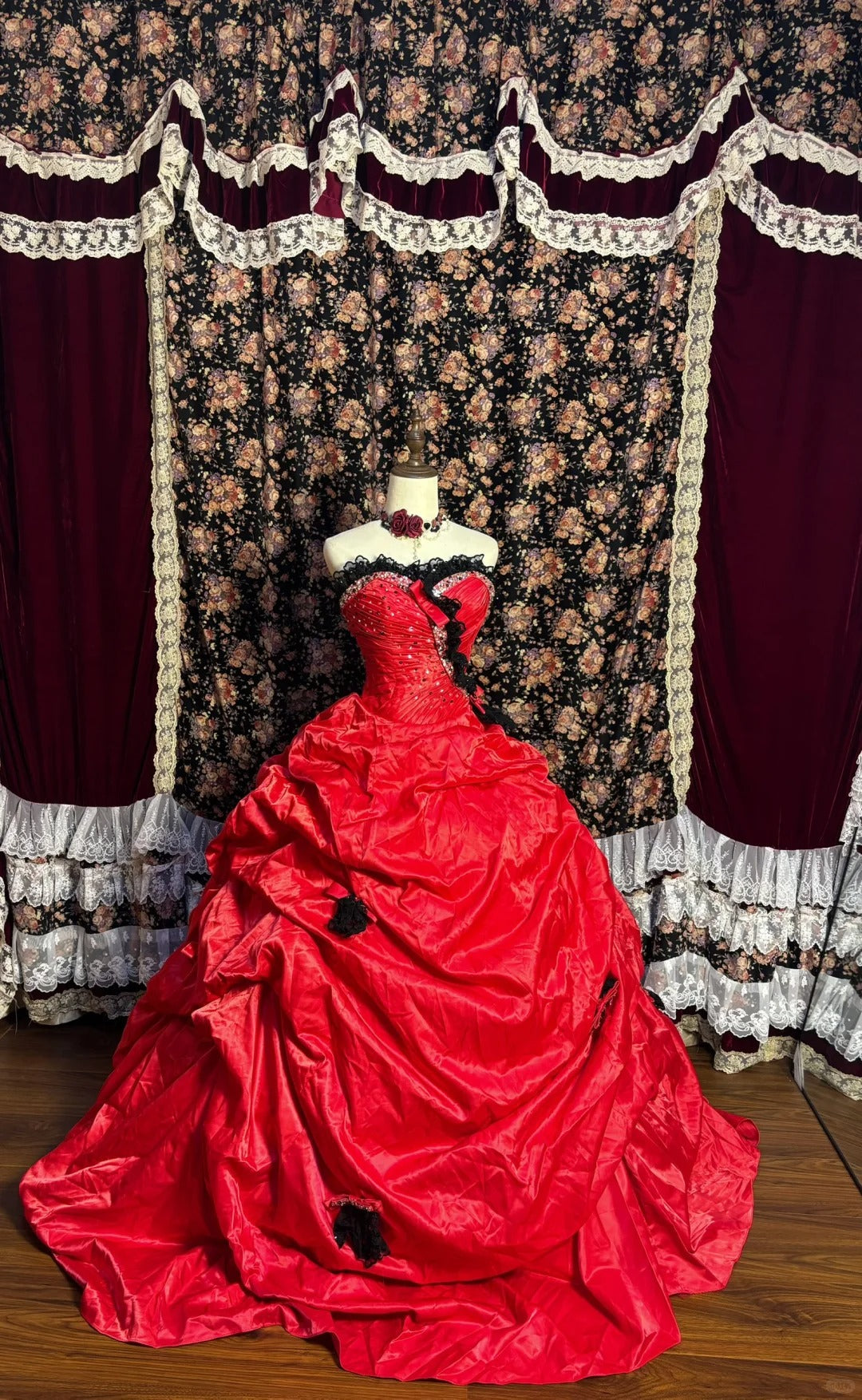 Gorgeous Tomato Red Thick Satin Black Lace Irregular Skirt Wedding Dress P3037