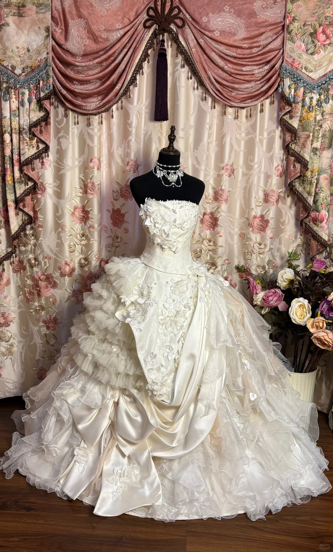 Princess Heavy White Tube Top Three-Dimensional Flower Irregular Skirt Wedding Dress P3050