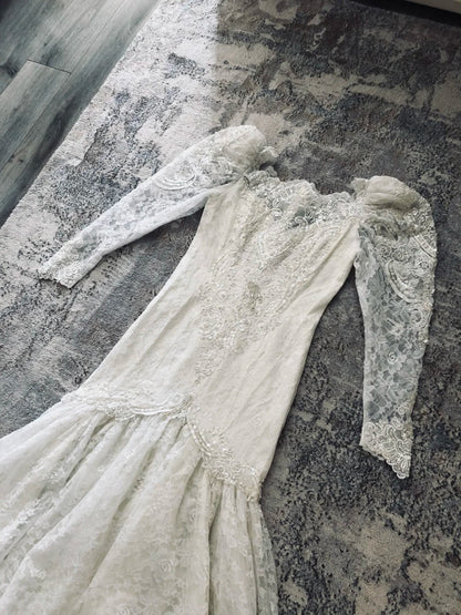 Vintage White Lace Beaded Long Sleeves Small Fishtail Wedding Dress P3056