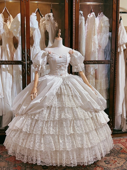 Retro Princess Off-shoulder Puff Sleeve Lace Cake Skirt Floor-length Wedding Dress P3064