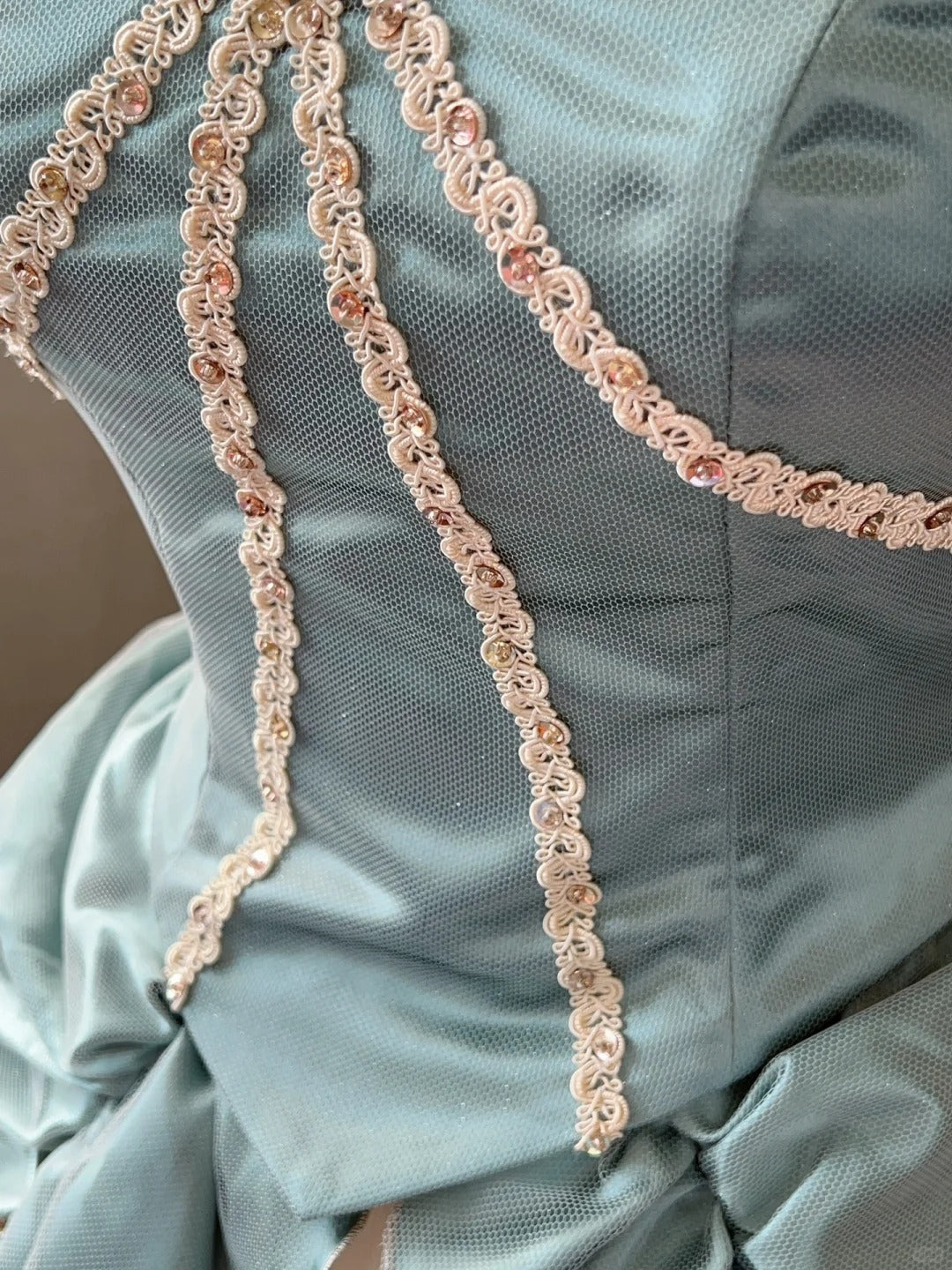 Elegant blue sweetheart neckline white cake skirt tulle floor-length wedding dress P3065