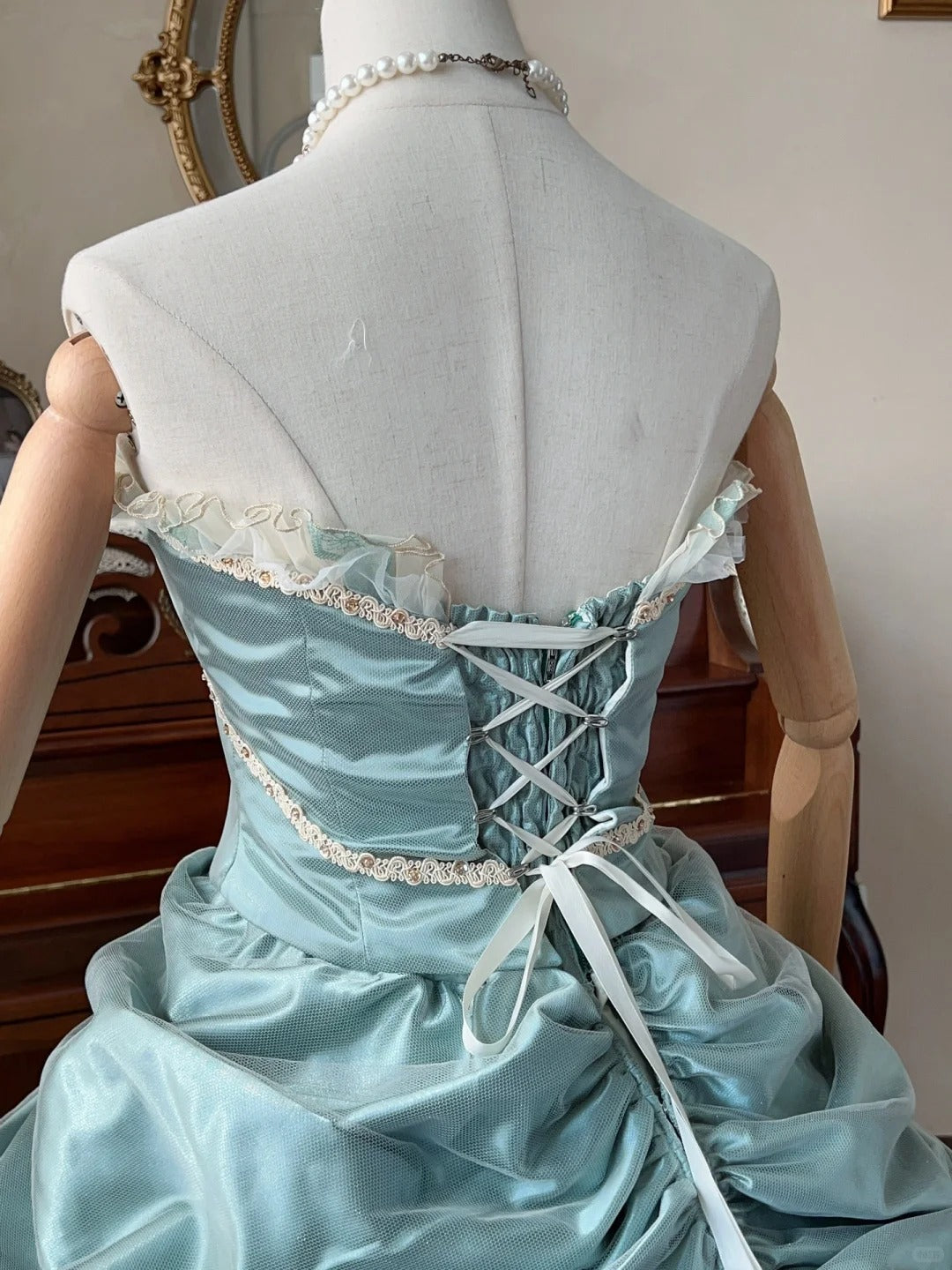 Elegant blue sweetheart neckline white cake skirt tulle floor-length wedding dress P3065