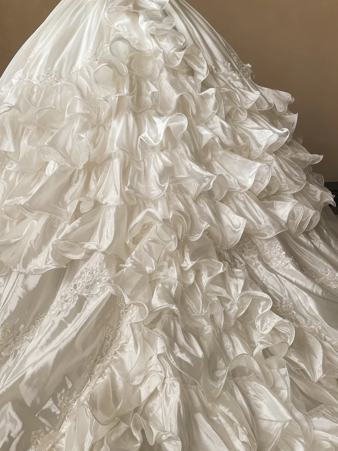 French Retro V-neck Beaded Puff Sleeve Satin Princess Wedding Dress P3076