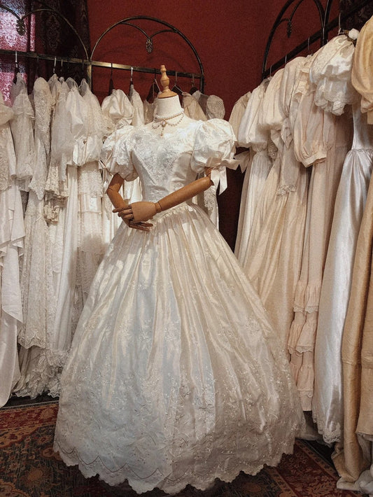 Elegant Embroidered V-Neck Satin Lace Trim Puff Sleeve Princess Wedding Dress P3079