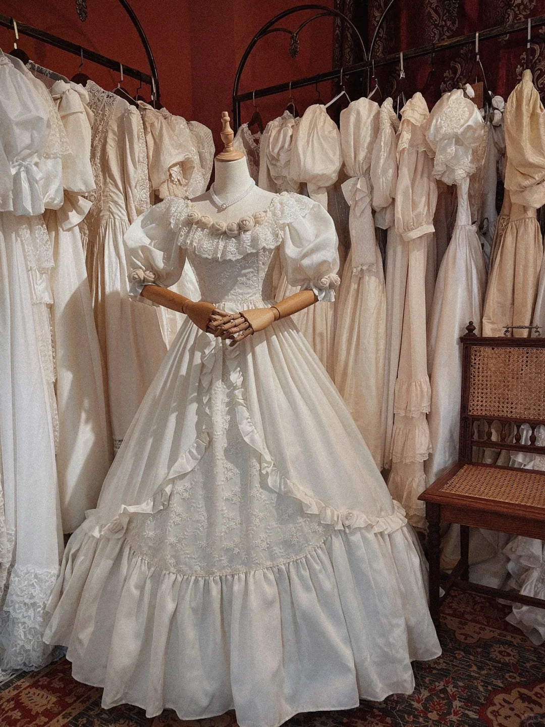 Retro Round Neck Furry 3D Flower Puff Sleeve A-Line Princess Wedding Dress P3081