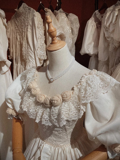 Retro Round Neck Furry 3D Flower Puff Sleeve A-Line Princess Wedding Dress P3081