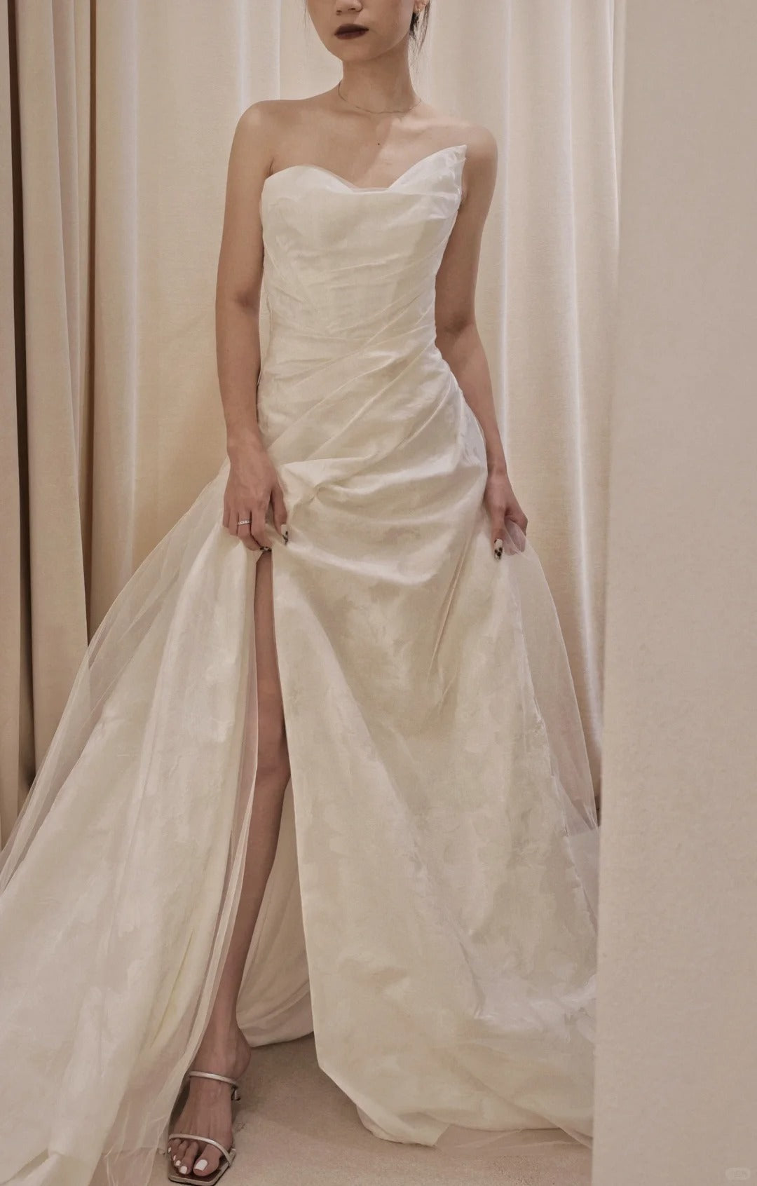 Chic asymmetric bust satin tulle wedding dress with slit skirt P3086