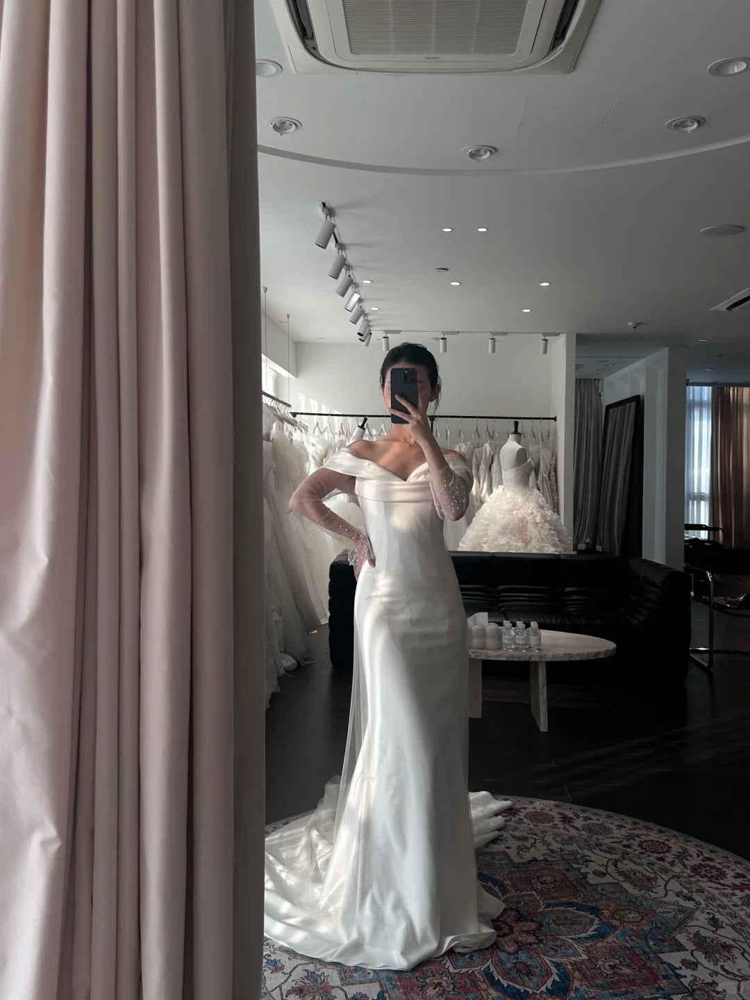 Elegant One Shoulder Satin Mermaid Train Wedding Dress P3088