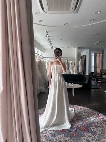 Elegant Bud Piano Key Pleated Pearl Satin Train Wedding Dress P3089