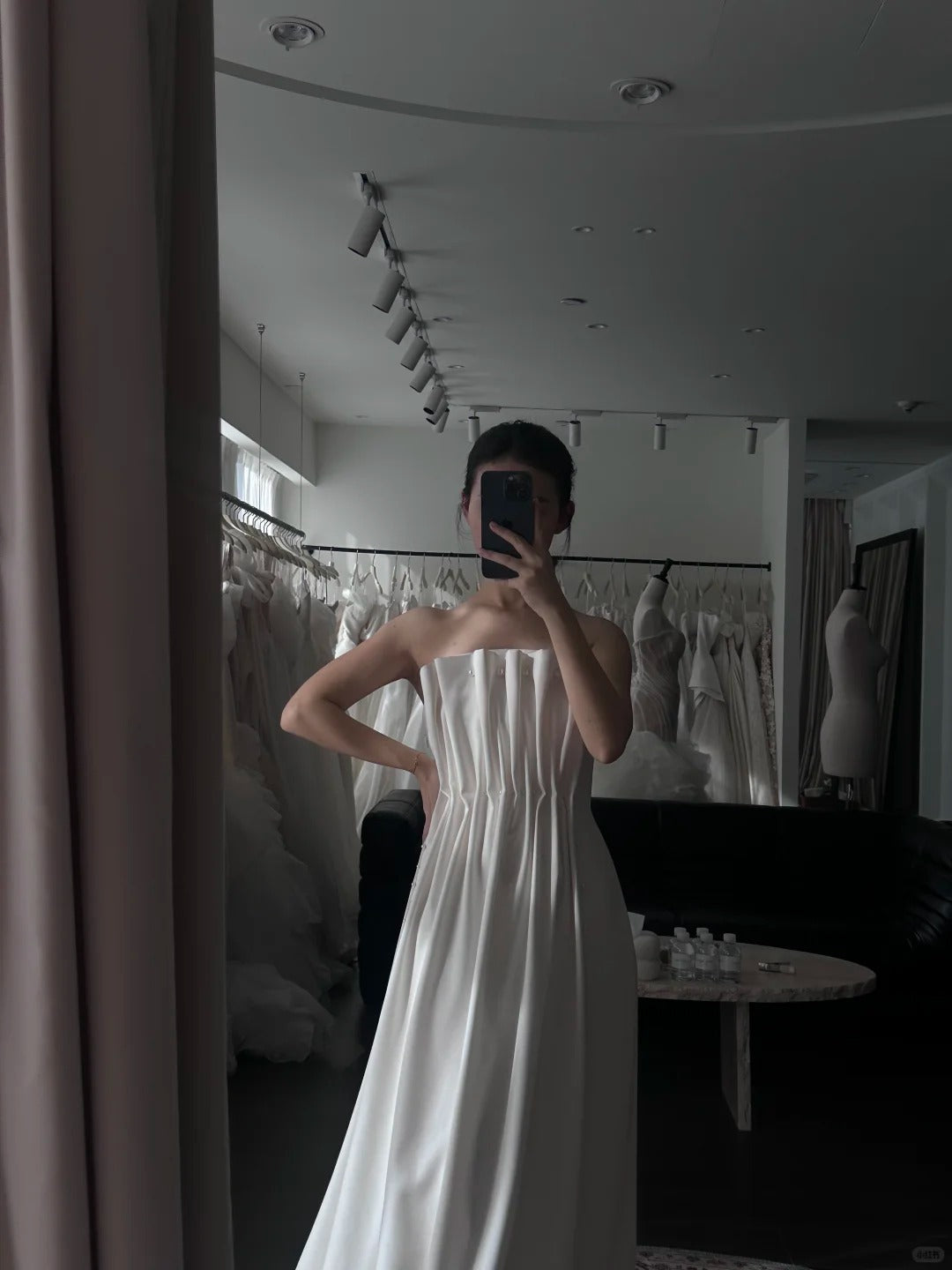 Elegant Bud Piano Key Pleated Pearl Satin Train Wedding Dress P3089