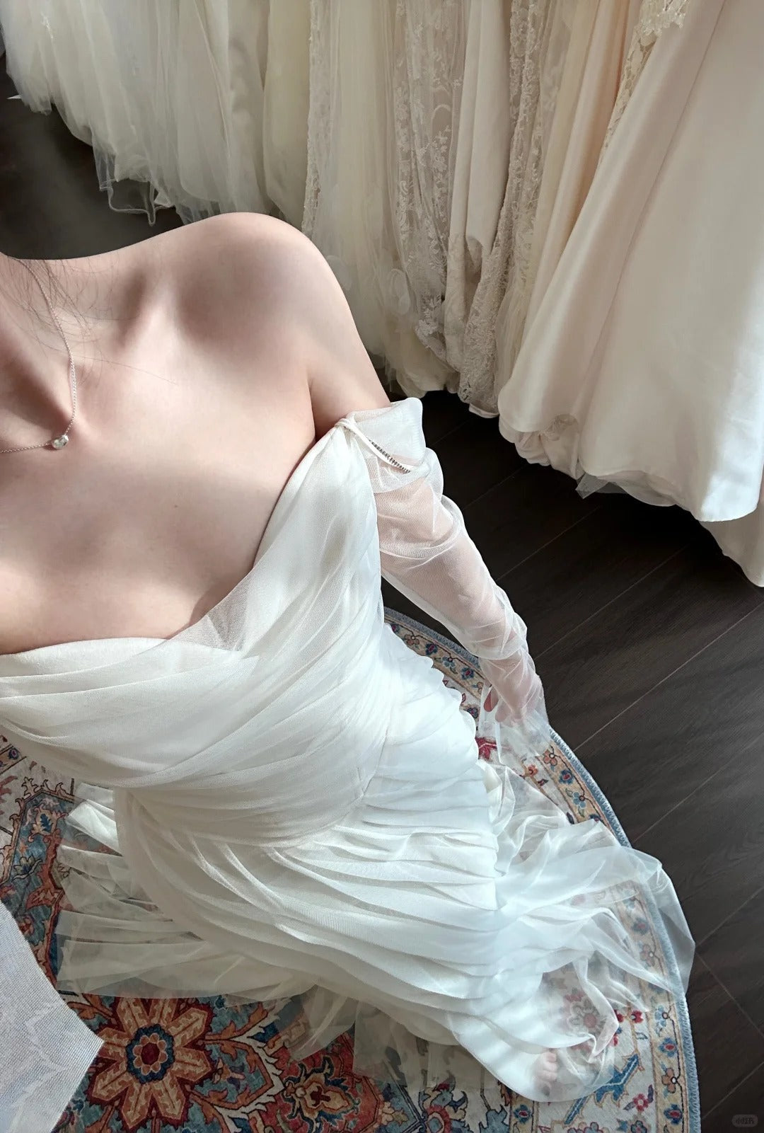 Flowy Off-the-shoulder Long-sleeved Twill Tulle Mermaid Train Lightweight Wedding Dress P3091