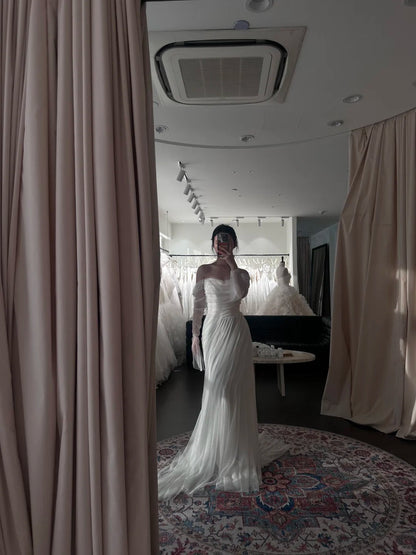 Flowy Off-the-shoulder Long-sleeved Twill Tulle Mermaid Train Lightweight Wedding Dress P3091